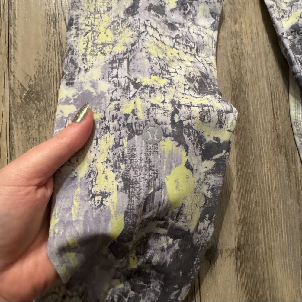 Gray Patterned Lululemon Wunder Train High-Rise T… - image 8